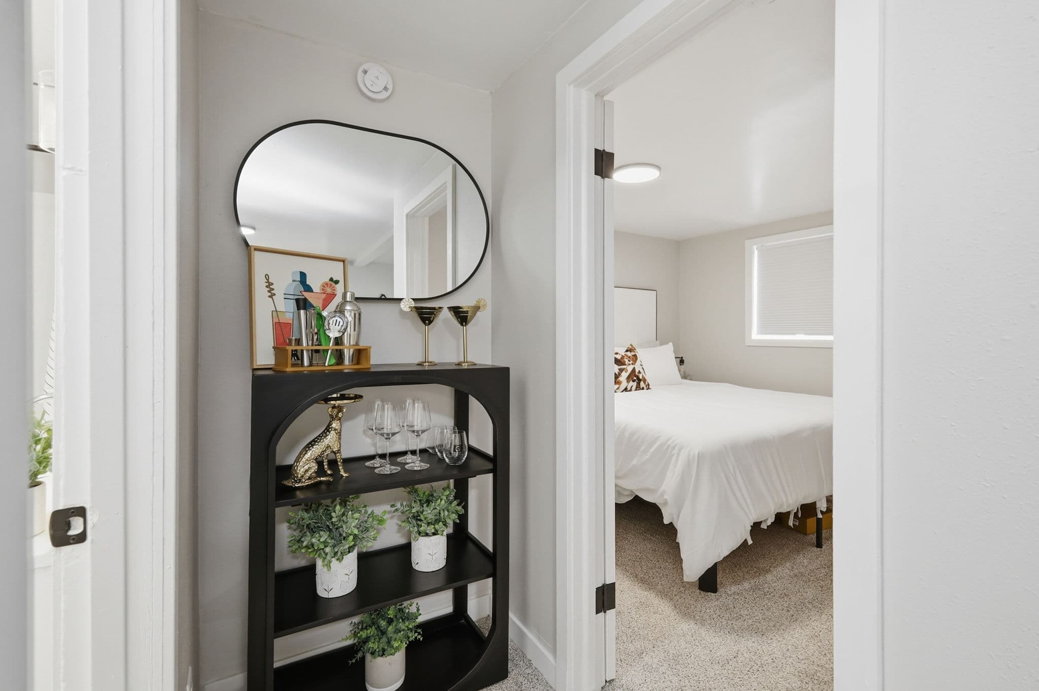 560 W 13th - 1320 Washington interior gallery view 17