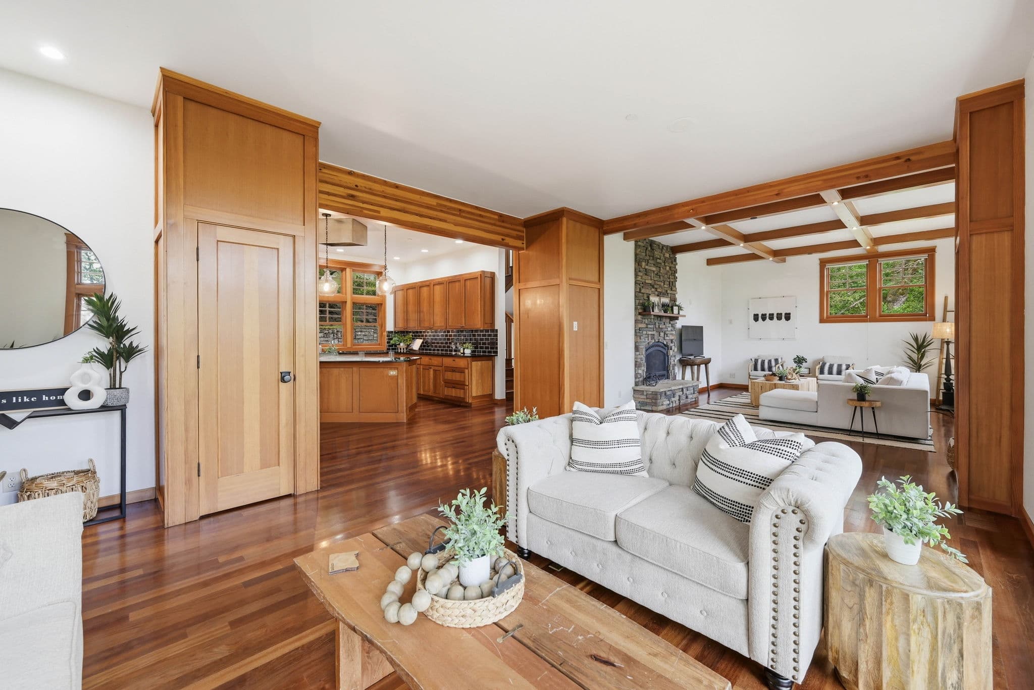 1829 Fairmont Blvd. interior gallery view 11