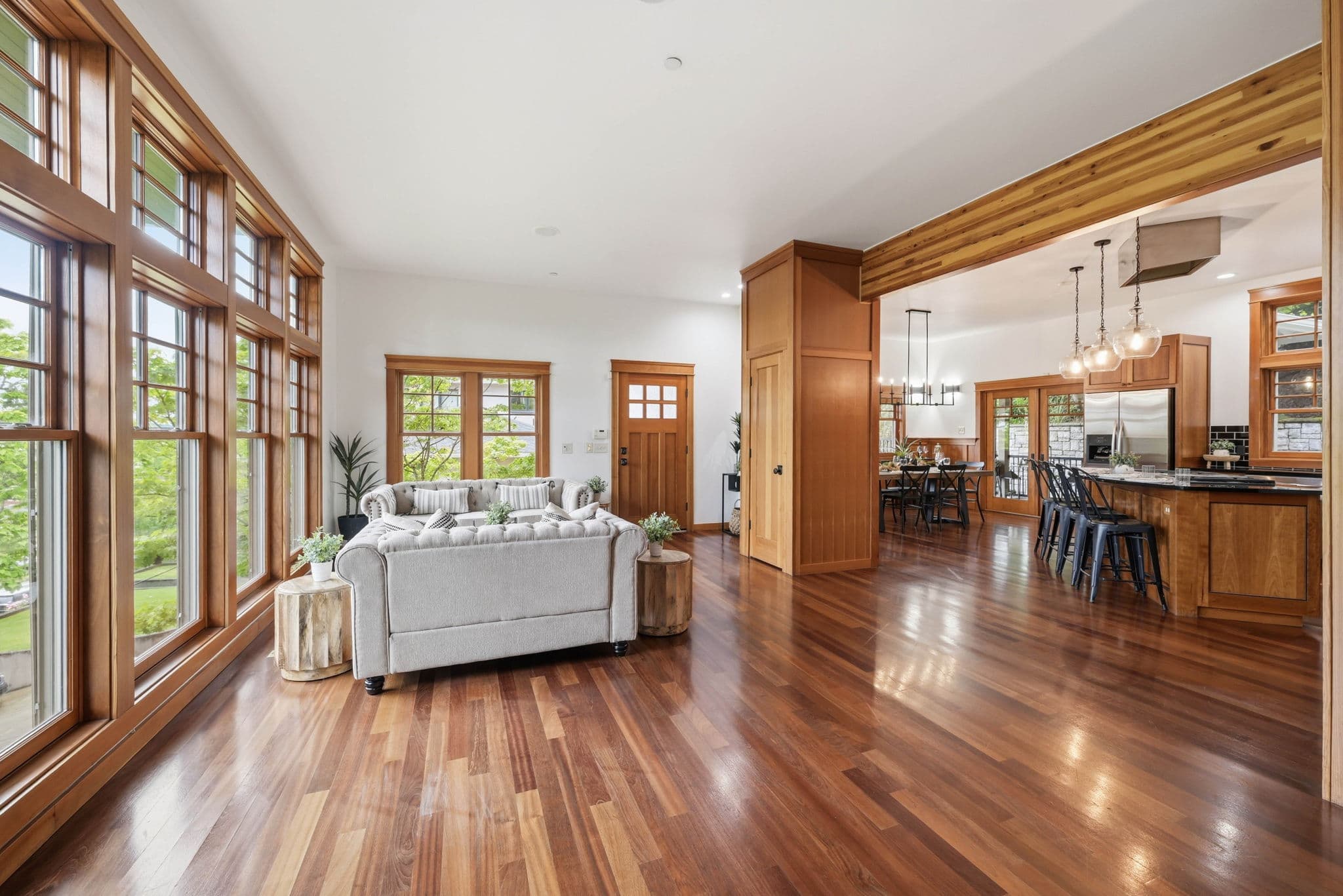 1829 Fairmont Blvd. interior gallery view 12