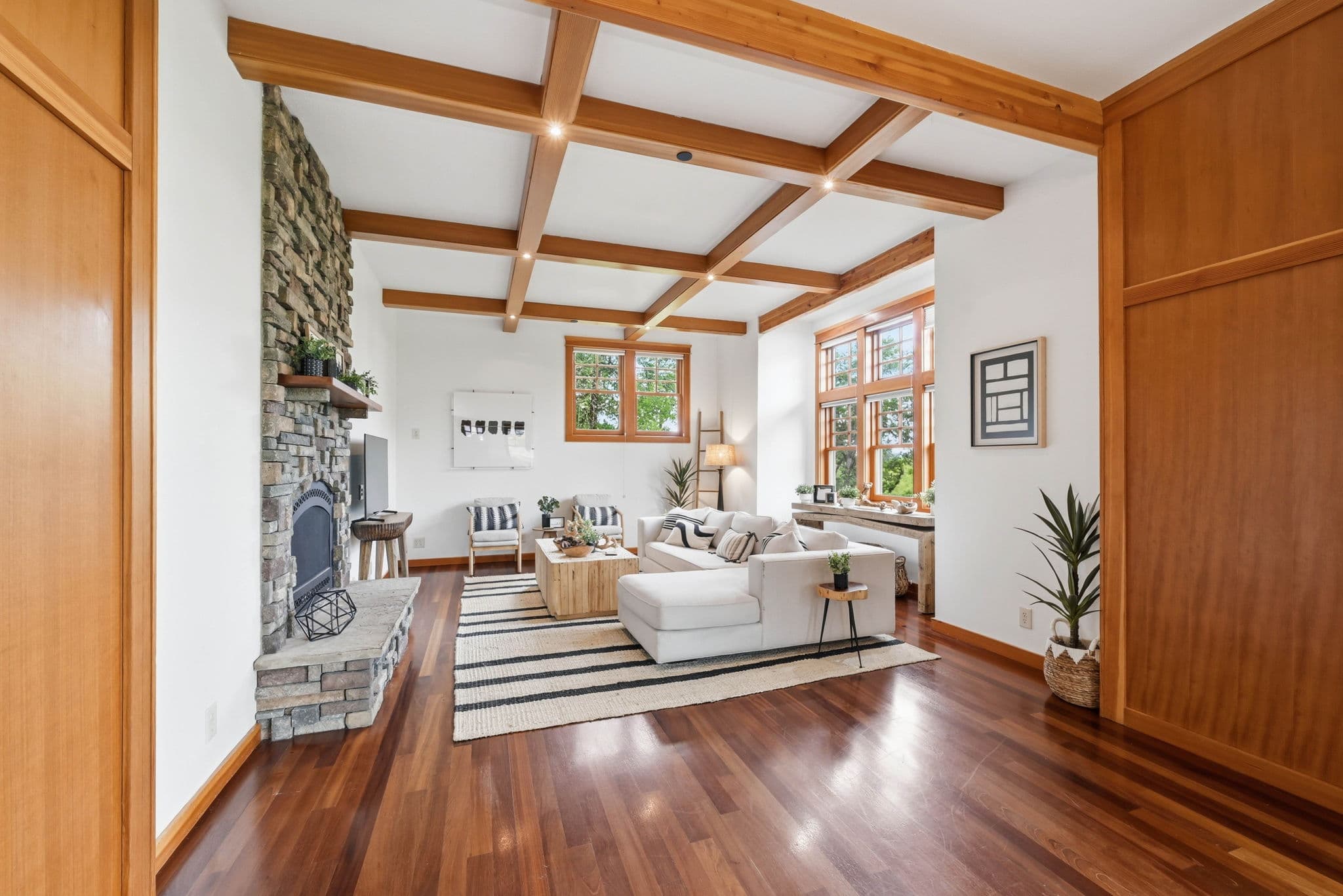 1829 Fairmont Blvd. interior gallery view 14