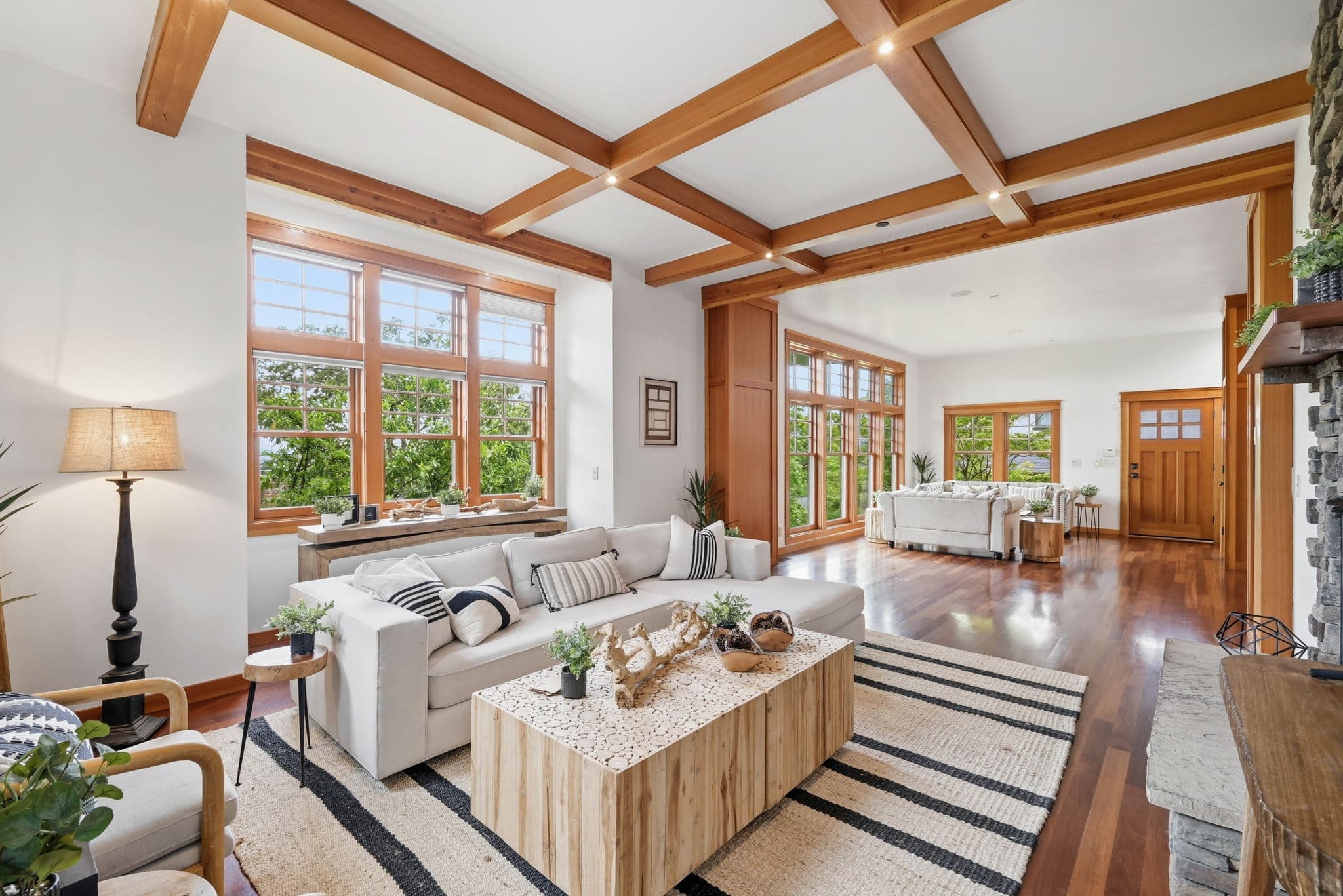 1829 Fairmont Blvd. interior gallery view 16