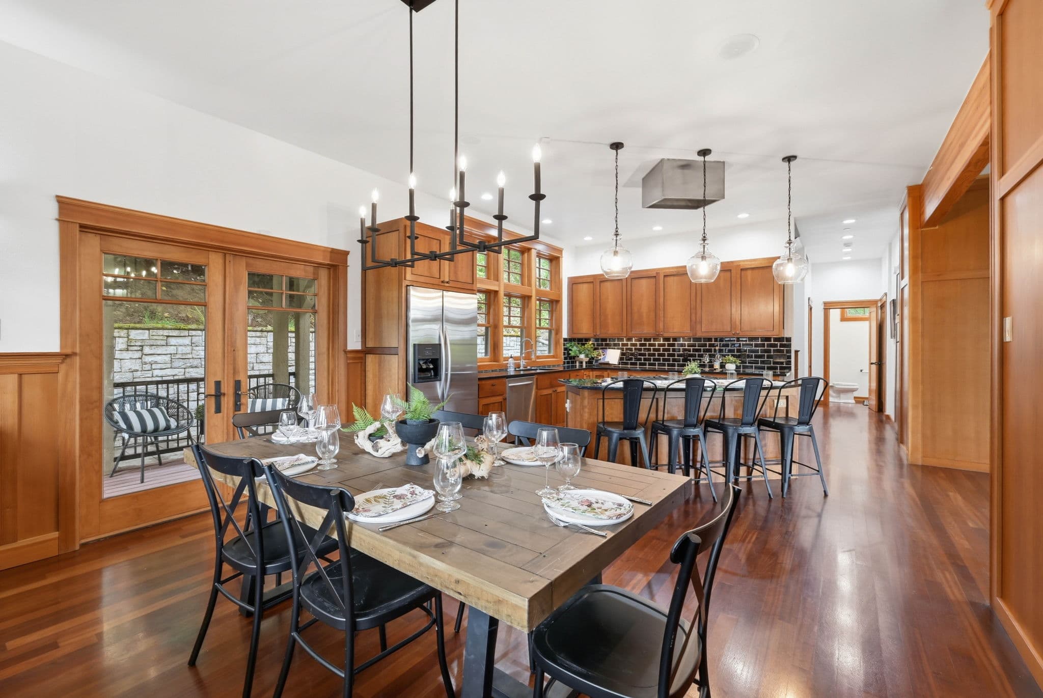 1829 Fairmont Blvd. interior gallery view 19
