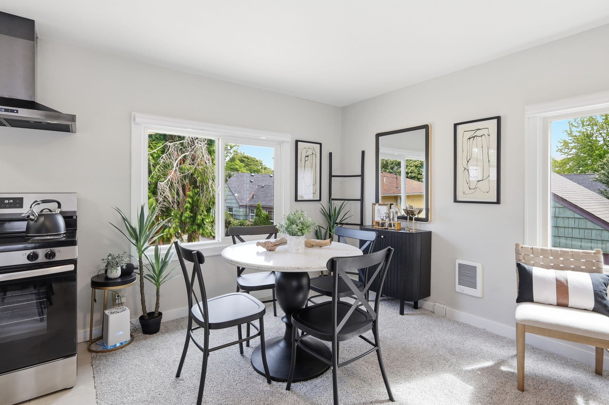 560 W 13th - 1320 Washington interior gallery view 30