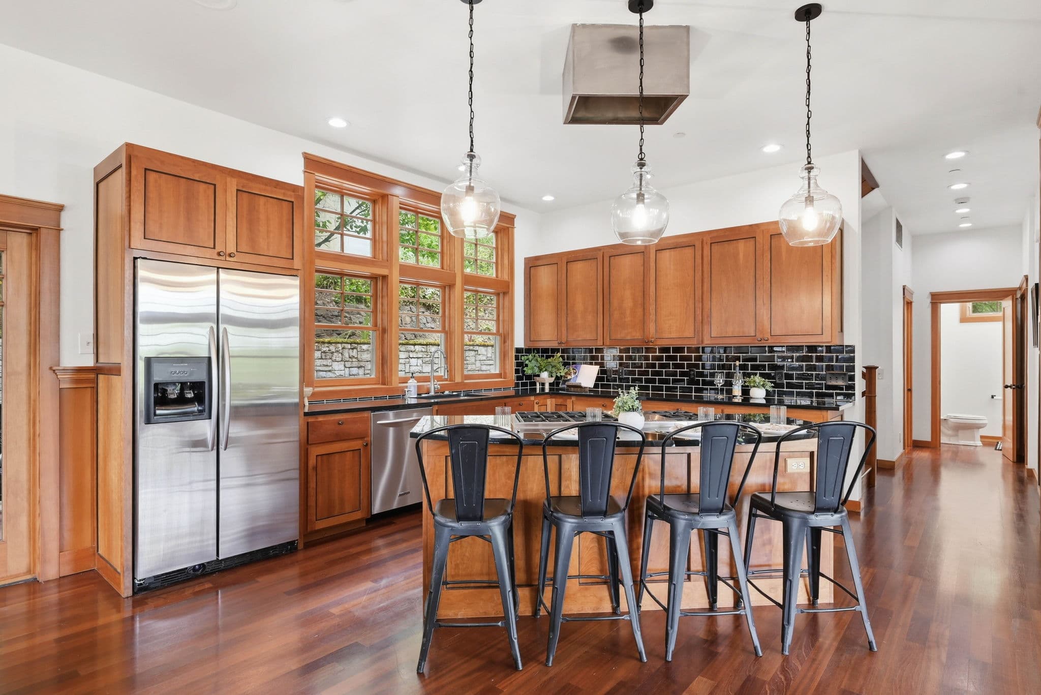 1829 Fairmont Blvd. interior gallery view 25
