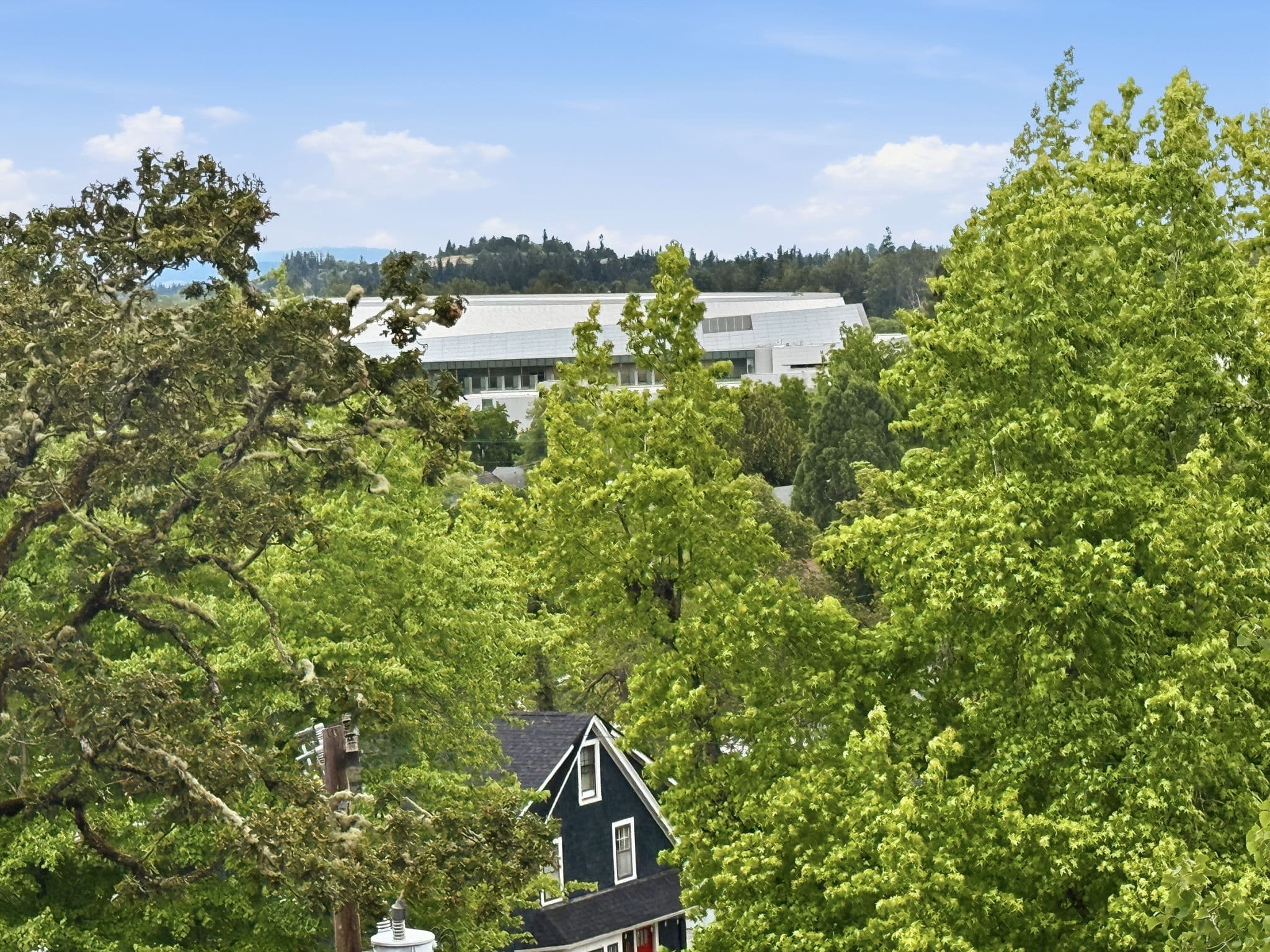 1829 Fairmont Blvd. interior gallery view 35