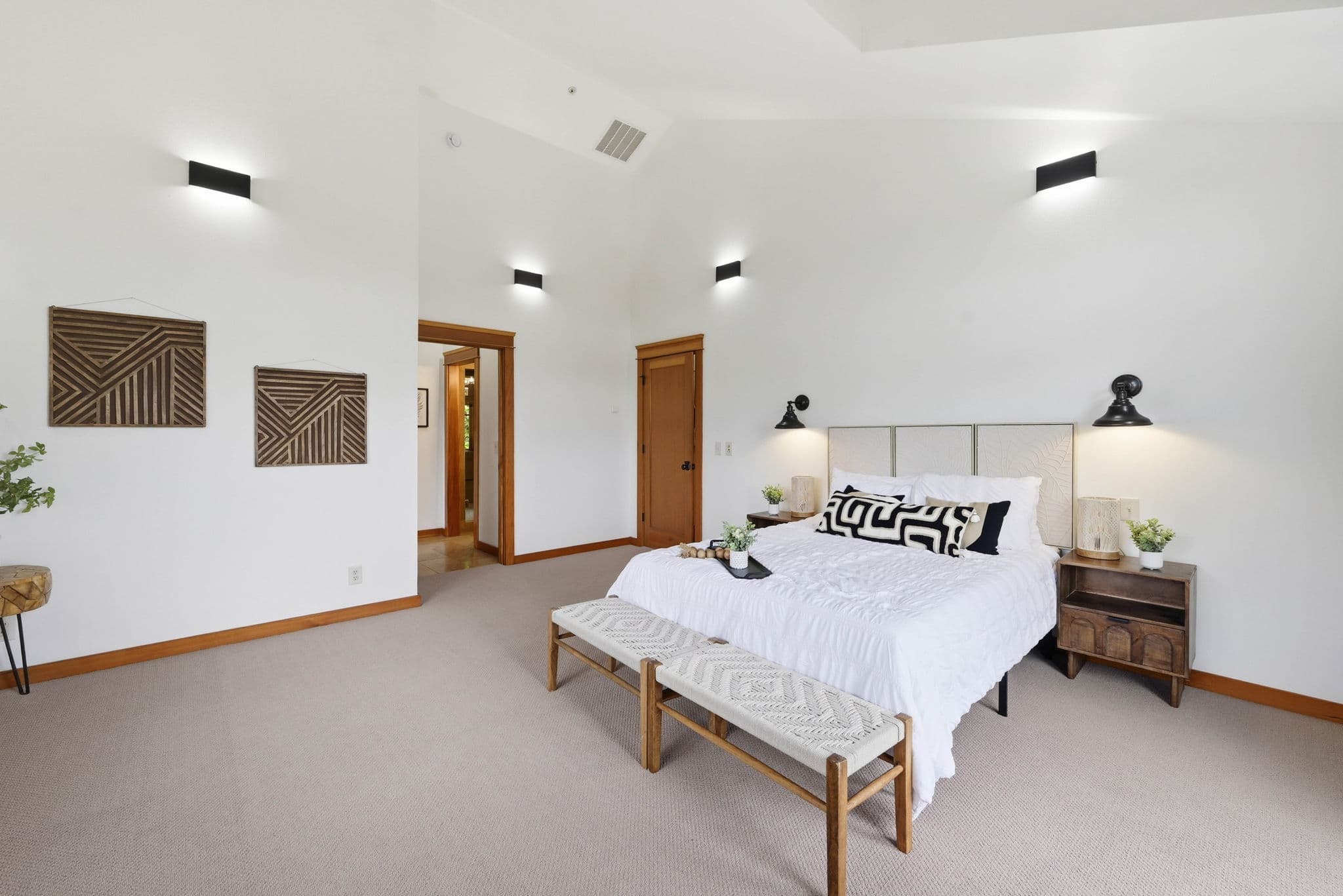 1829 Fairmont Blvd. interior gallery view 36