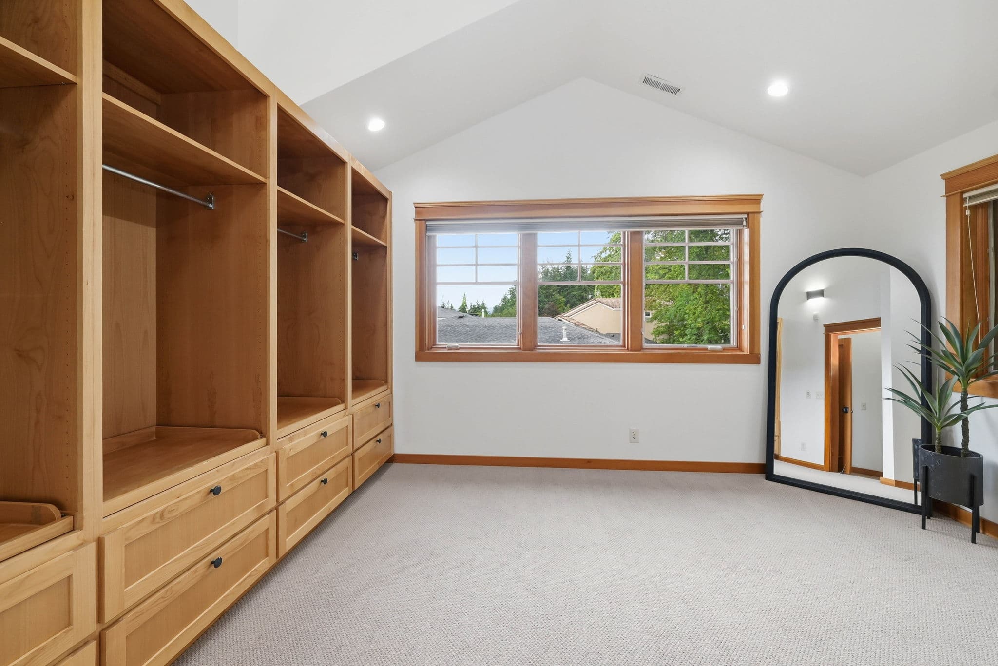 1829 Fairmont Blvd. interior gallery view 37