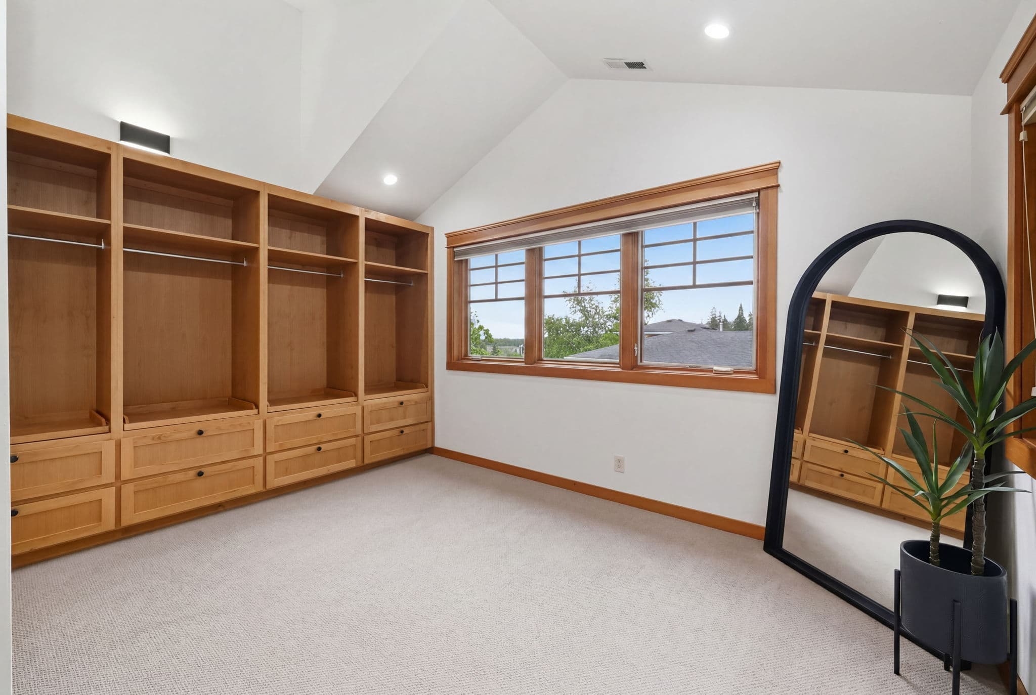 1829 Fairmont Blvd. interior gallery view 38