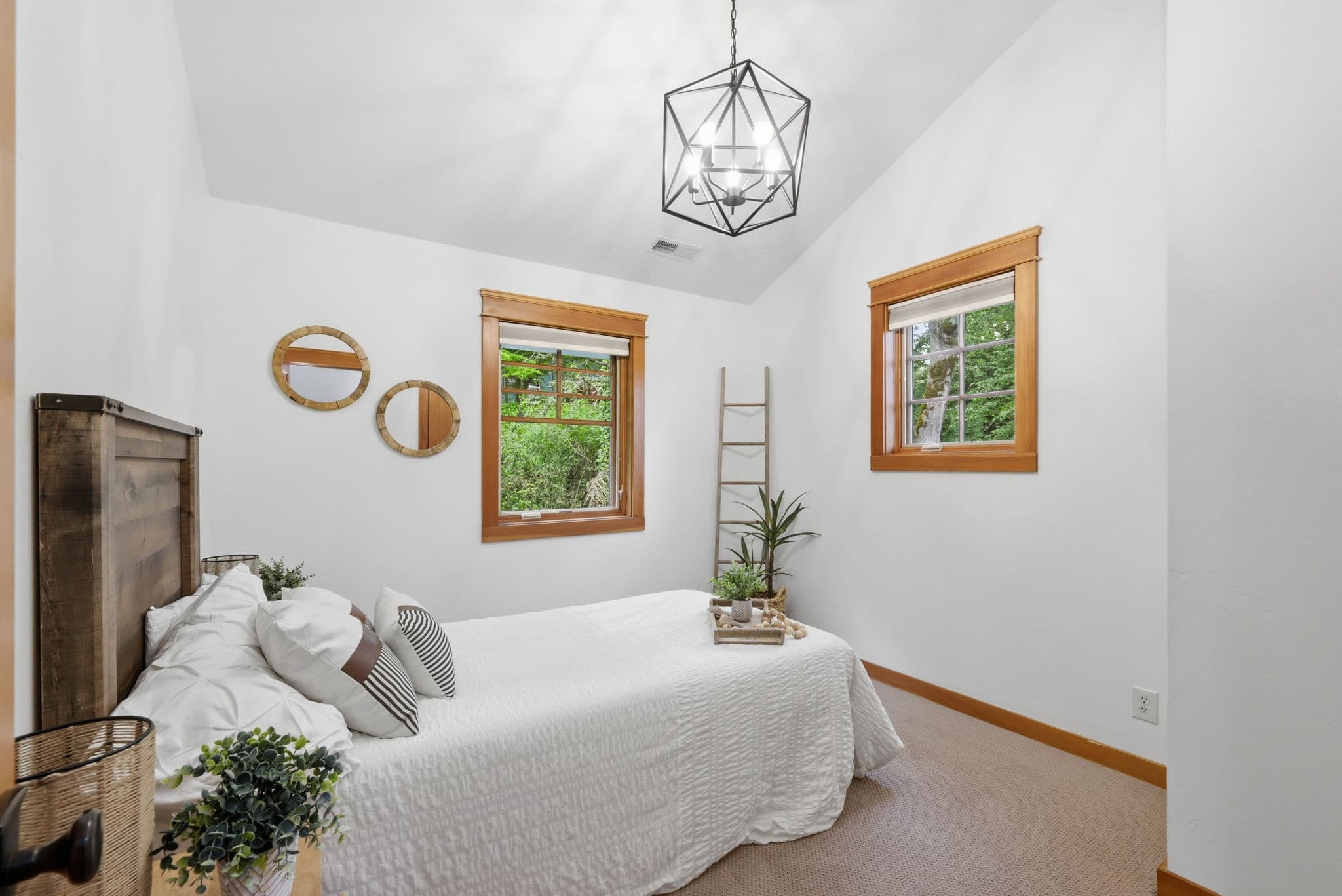 1829 Fairmont Blvd. interior gallery view 48