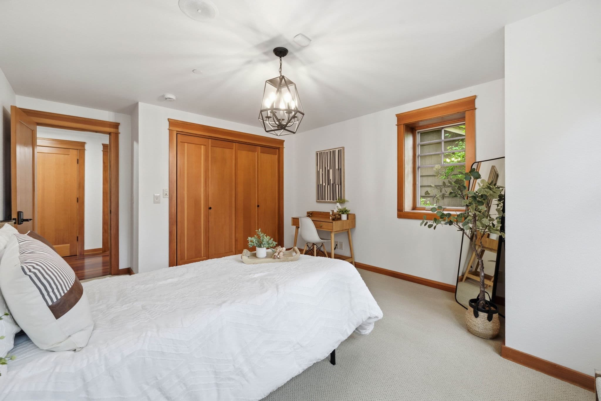 1829 Fairmont Blvd. interior gallery view 53