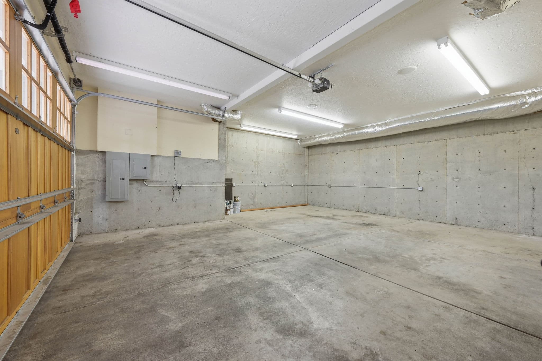 1829 Fairmont Blvd. interior gallery view 64