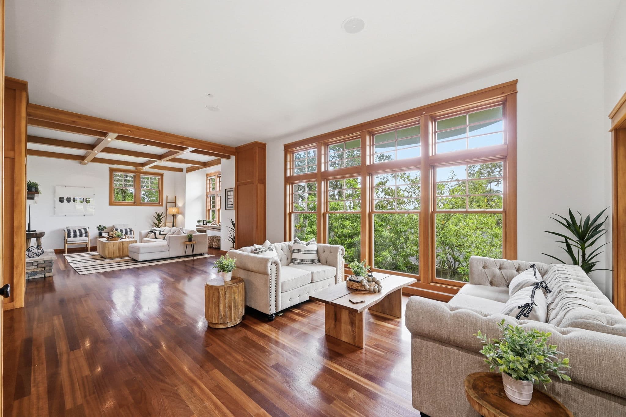 1829 Fairmont Blvd. interior gallery view 7