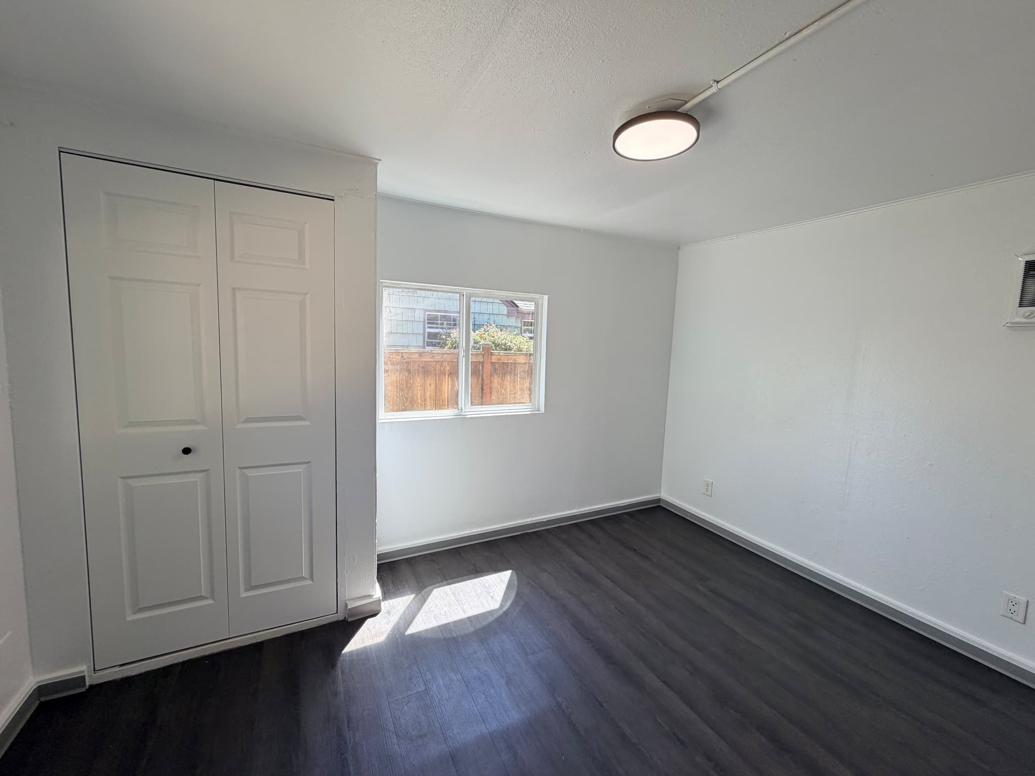 560 W 13th - 1320 Washington interior gallery view 50
